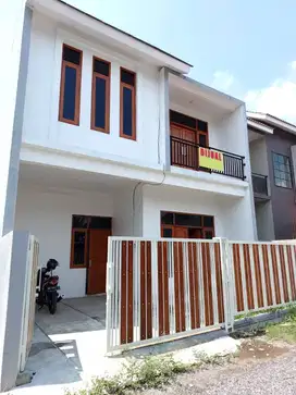 Rumah Baru 2 Lantai di Purwomartani