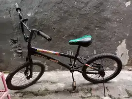 Sepeda BMX anak