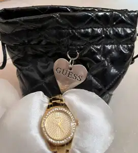 Jam Tangan Wanita Guess Baru