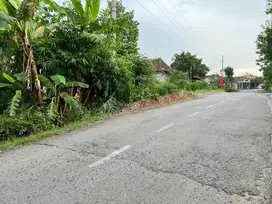 Dijual Rumah Hitung Tanah Lokasi: Tepi Jl Raya Kerjo, Karanganyar