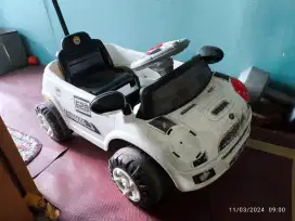 Mobil dorong anak mini cooper