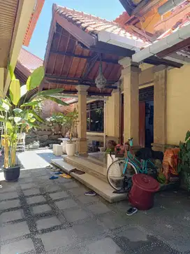 dijual rumah + kosan renon denpasar