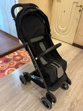 Stroller GB Qbit+ Plus - Hitam