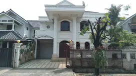 Di jual rumah semi furnish di giriloka BSD