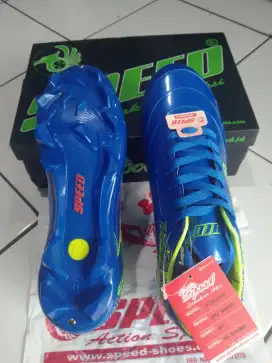 Sepatu mini soccer size 41