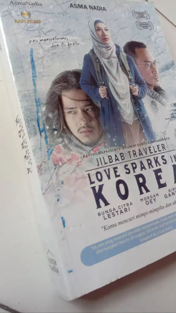 Novel Jilbab Traveler Love Sparks in KOREA