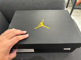 Sepatu nike Air Jordan 1 Mid Yellow Ochre Nike
