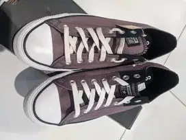 Sepatu converse original size 43