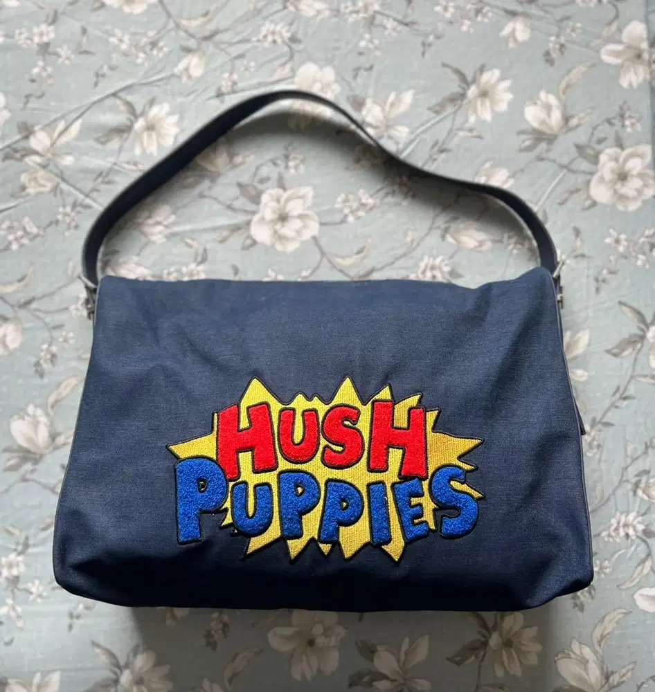 TAS HUSH PUPPIES WANITA HADLEY SHOULDER L IN NAVY