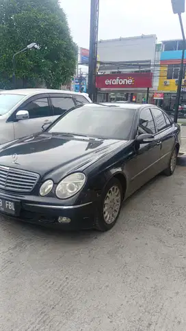 Mercedes-Benz E260 2003 Bensin