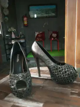 Sepatu highheels ASLI MERK ROTELLY