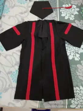 Baju wisuda ukuran M