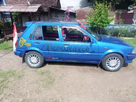 Toyota Starlet 1986. Biru, dijual cepat!