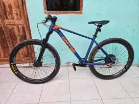 Sepeda mtb united clovis 7