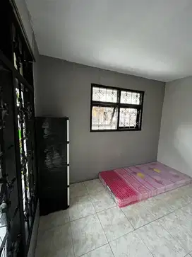 Kost Putri Bersih Strategis Dekat Kemana-mana