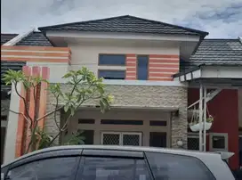 DIKONTRAKKAN RUMAH PLUS FURNITURE, AC, CCTV, KITCHEN SET, STRATEGIS