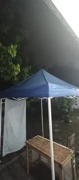 Tenda lipat ukuran 2x2