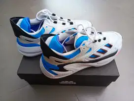 Sepatu olahraga unisex pria wanita adidas ozmorph baru