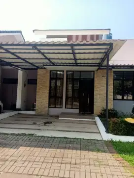 Dijual  cepat  Rumah hoek full renovasi  di villagio Citra Raya