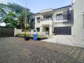 Dijual rumah luas 572mtr kolam renang Kebagusan Jakarta Selatan