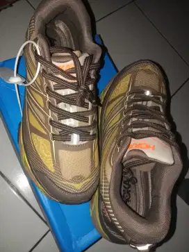 Sepatu running Hoka Mafate Speed 2