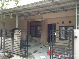 Disewakan atau diJual Rumah Griya Indah Serpong ramai penduduk