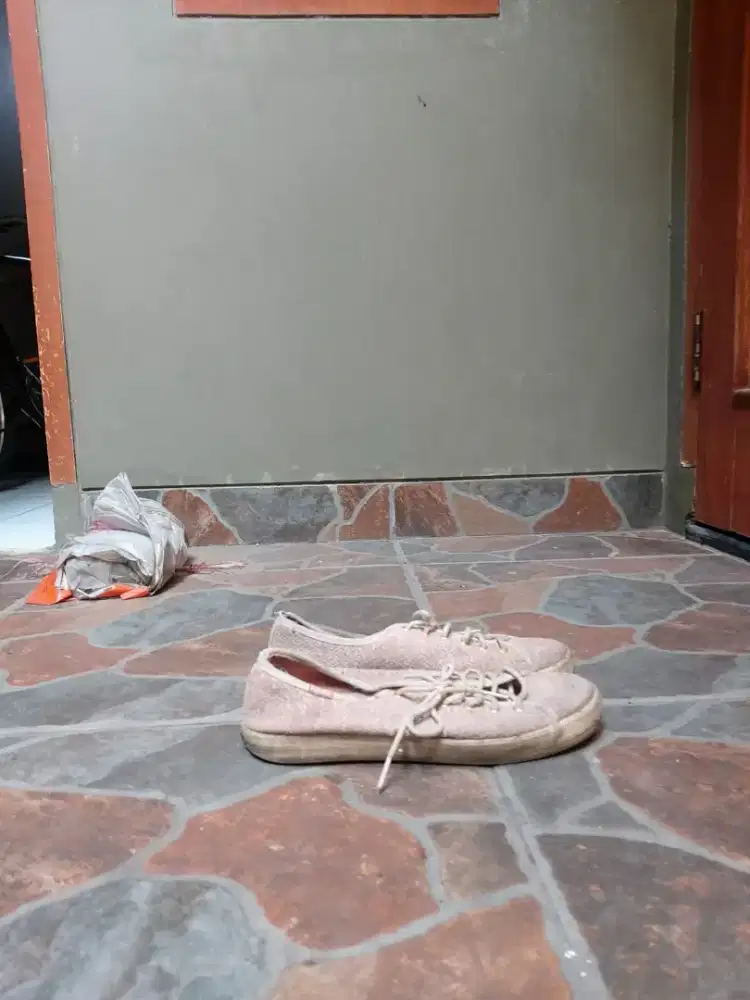sepatu keds pink ori ukuran 37 bekas