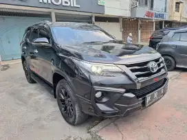 VRZ TRD 2.4 DIESEL SOLAR AY AUTOMATIC 2020 HITAM