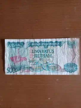 Uang kertas RI 500 rupiah tahun 1982.