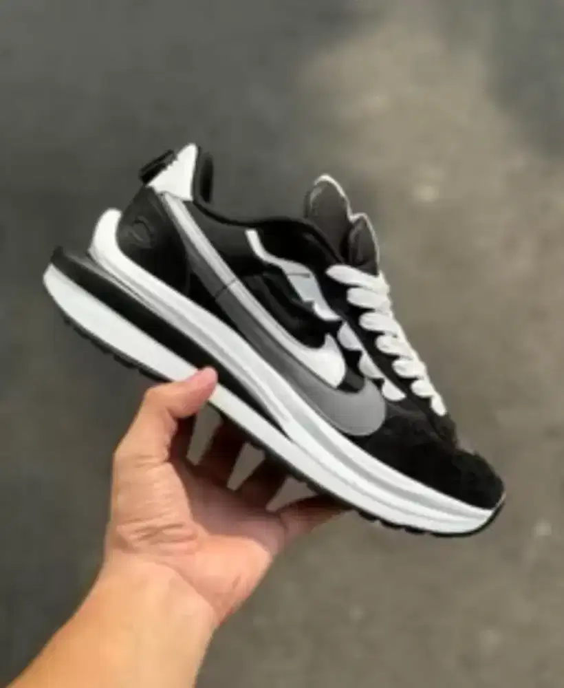 SALE ...SEPATU SNEAKERS NIKEE SACAI BLACK ADVANTAGE UNISEX