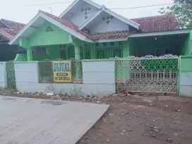 Dijual rumah dekat alun-alun pagaden tanpa perantara.