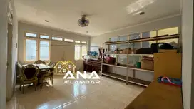 ANA RUMAH HOEK UK 11X20M DI JELAMBAR