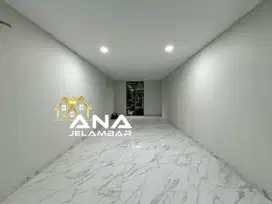 ANA RUMAH BARU UK 4.5X20M DI KOMPLEK KAVLING POLRI JELAMBAR ka