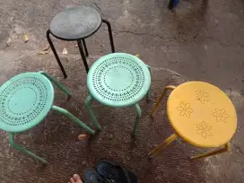 Bangku besi bulat
