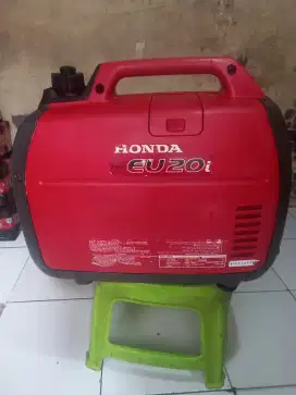 Genset silent honda eu20i kapasitas 2000watt