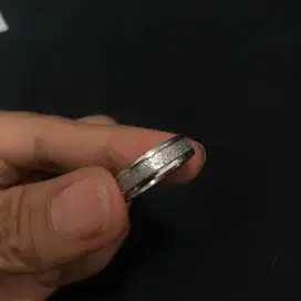 Cincin Titanium Masih Baru