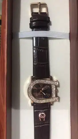 Jam Tangan Wanita Elegan Mewah!!