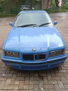 BMW 318i 1992 Bensin