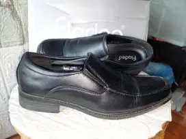 PL Like New.. Sepatu pantofel Pria FLADEO size 39/40