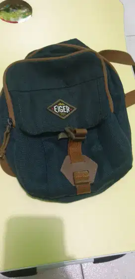 Tas selempang eiger