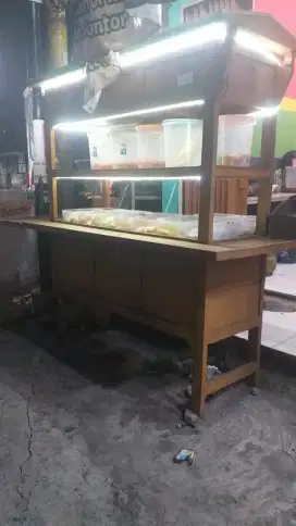 Dijual gerobak angkringan+3meja panjang dan 6kursi