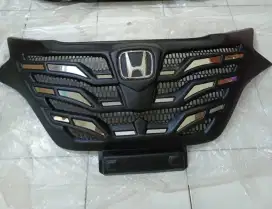 GRILL DEPAN HONDA HRV MERK ISOKA