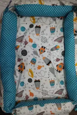 Tempat tidur bayi kasur