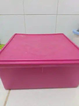 Dijual square keeper Tupperware 10L