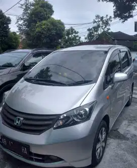 Honda Freed SD 2009 Pemakaian Pribadi