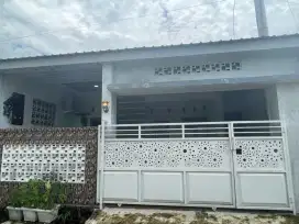 Di jual Rumah 2 kamar tidur 1 kamar mandi. Tangan pertama tanpa agen