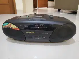 Tape recorder Panasonic,baju laki,celana dll