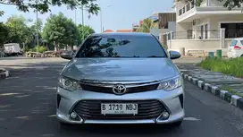 CAMRY V 2.5 AT 2015 SILVER ISTIMEWA