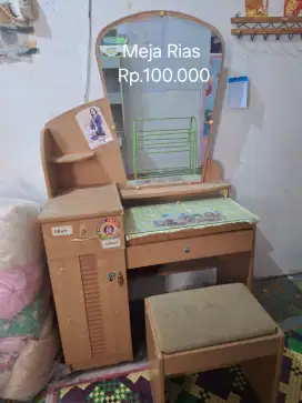 Dijual Meja Rias Murmer ajah !!!