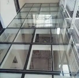 Kanopi atap kaca minimalis